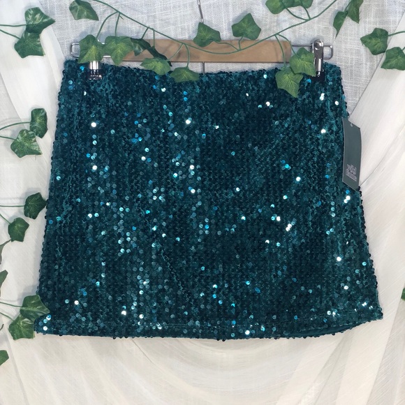 Women's Sequin Mini Skirt - Picture 1 of 4